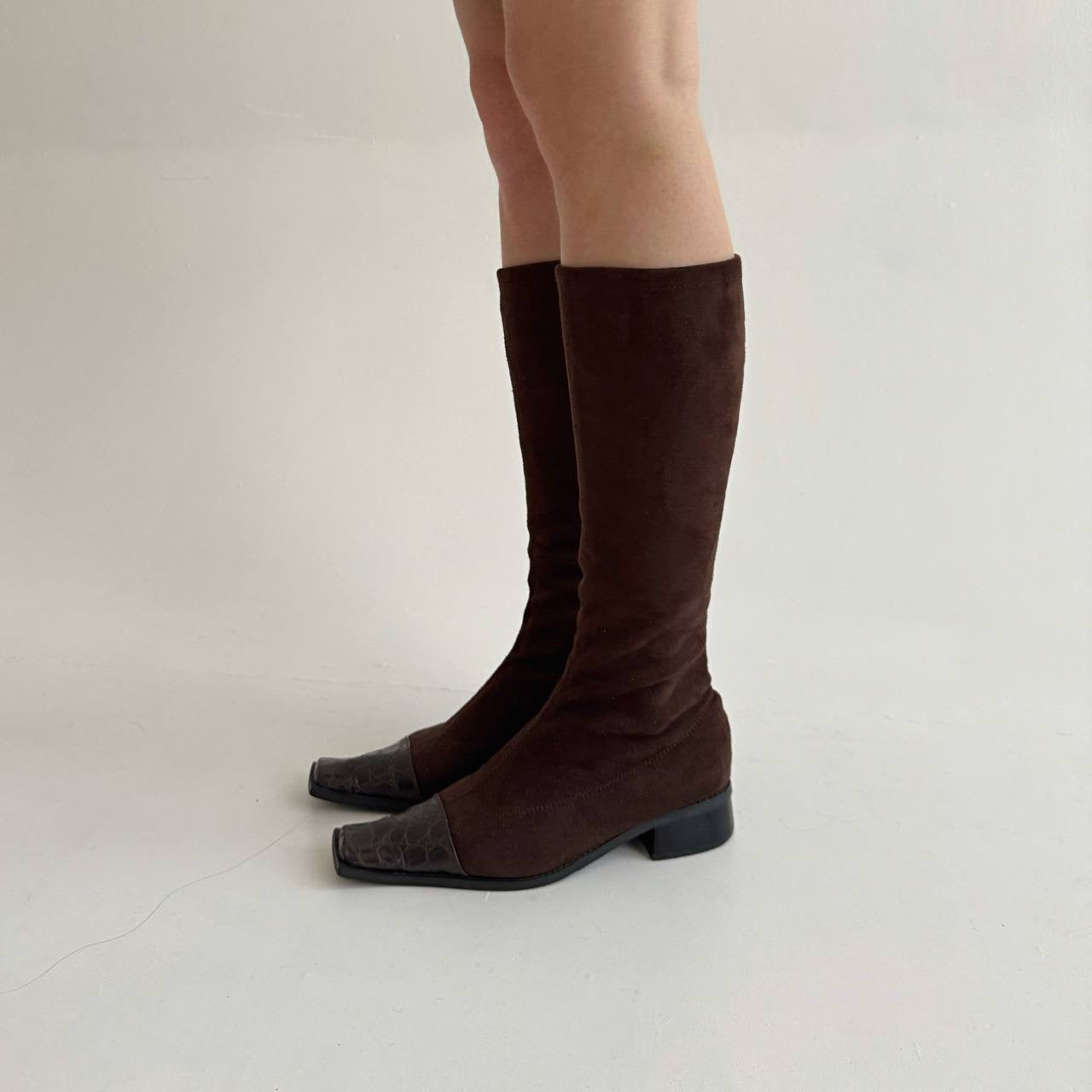 Vintage brown boots with python imitated toes