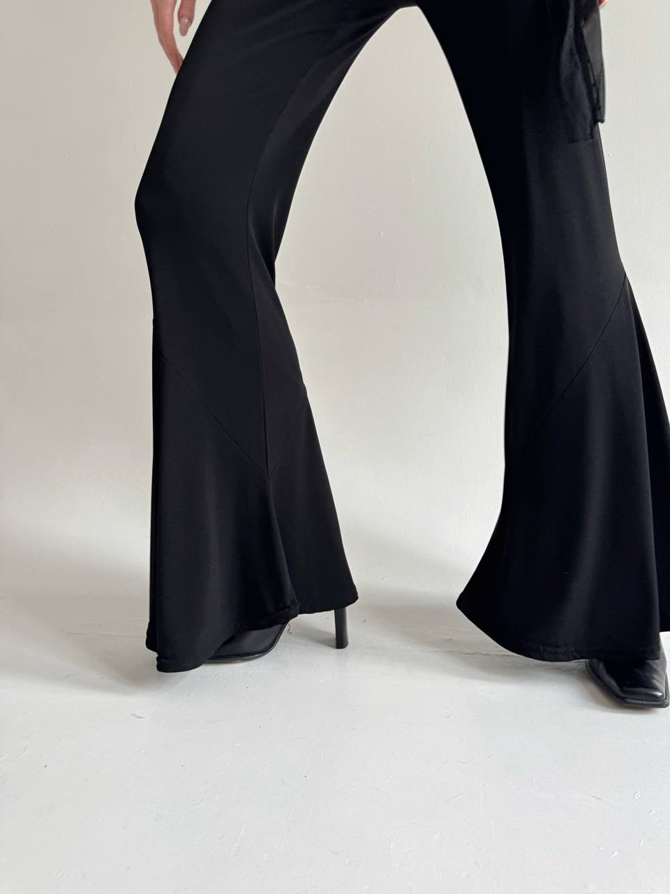 Vintage black stretchy flared pants