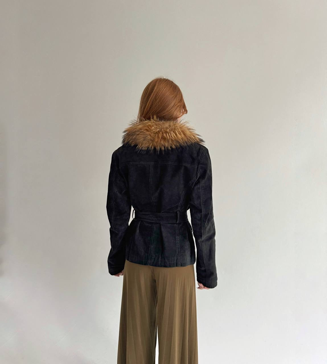 Vintage leather jacket with real fur collar