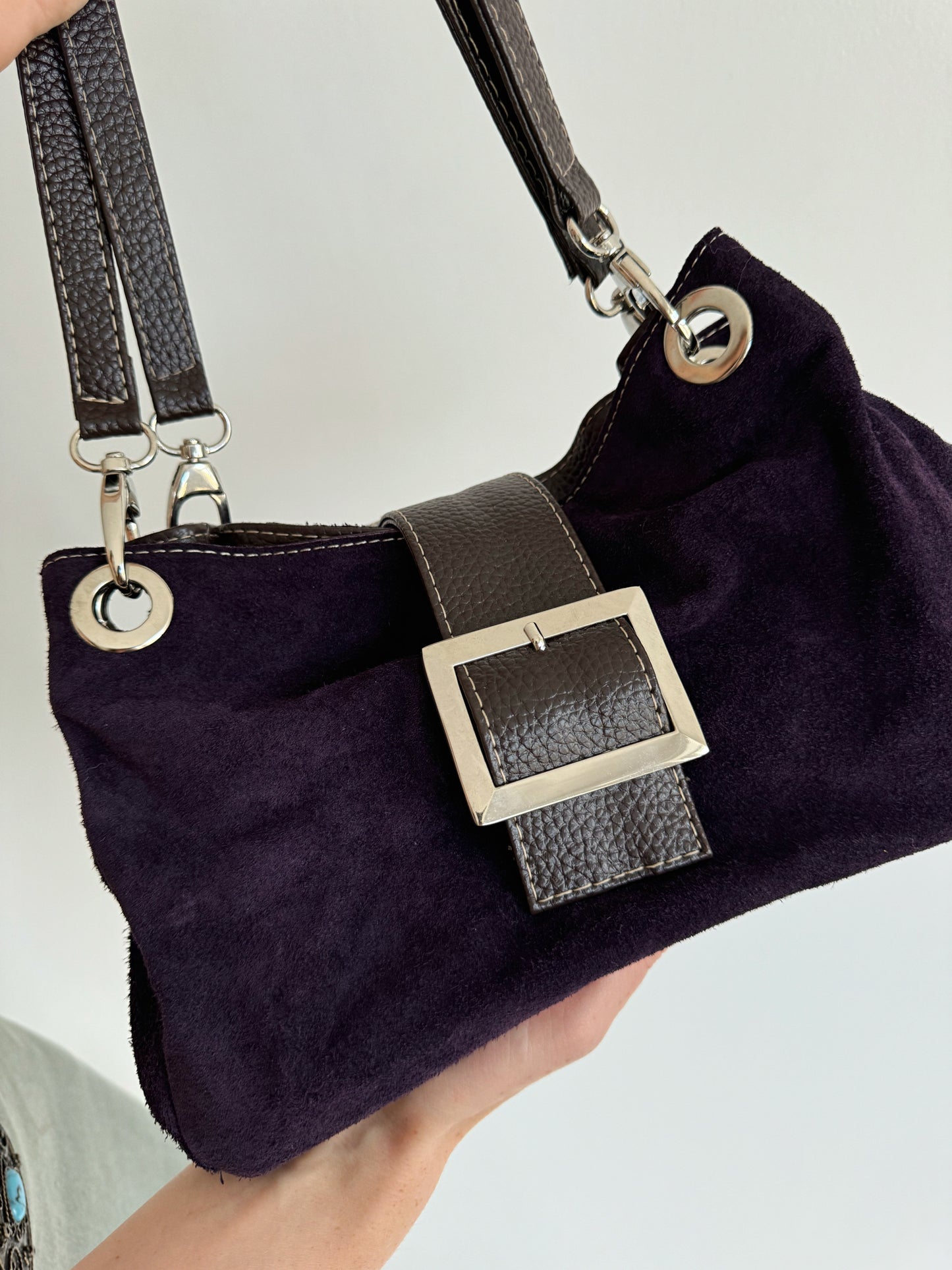 Vintage shoulder bag with buckle detail