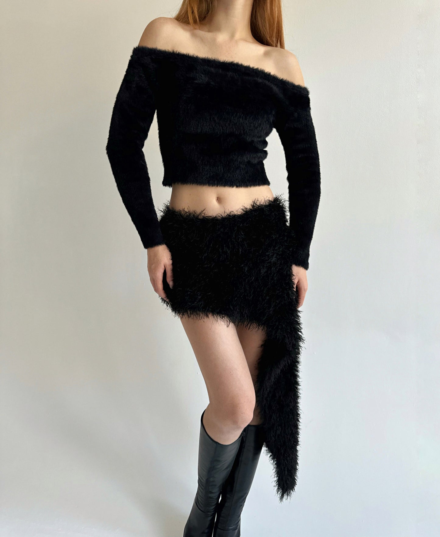 Y2K fluffy cropped sweater