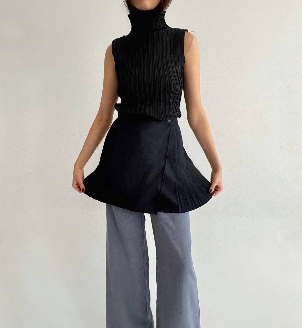Vintage navy pleated skirt