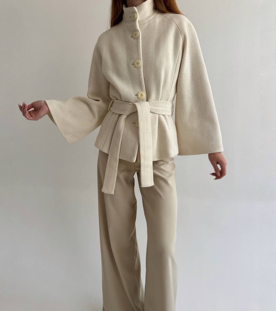Vintage button up jacket with wide sleeves