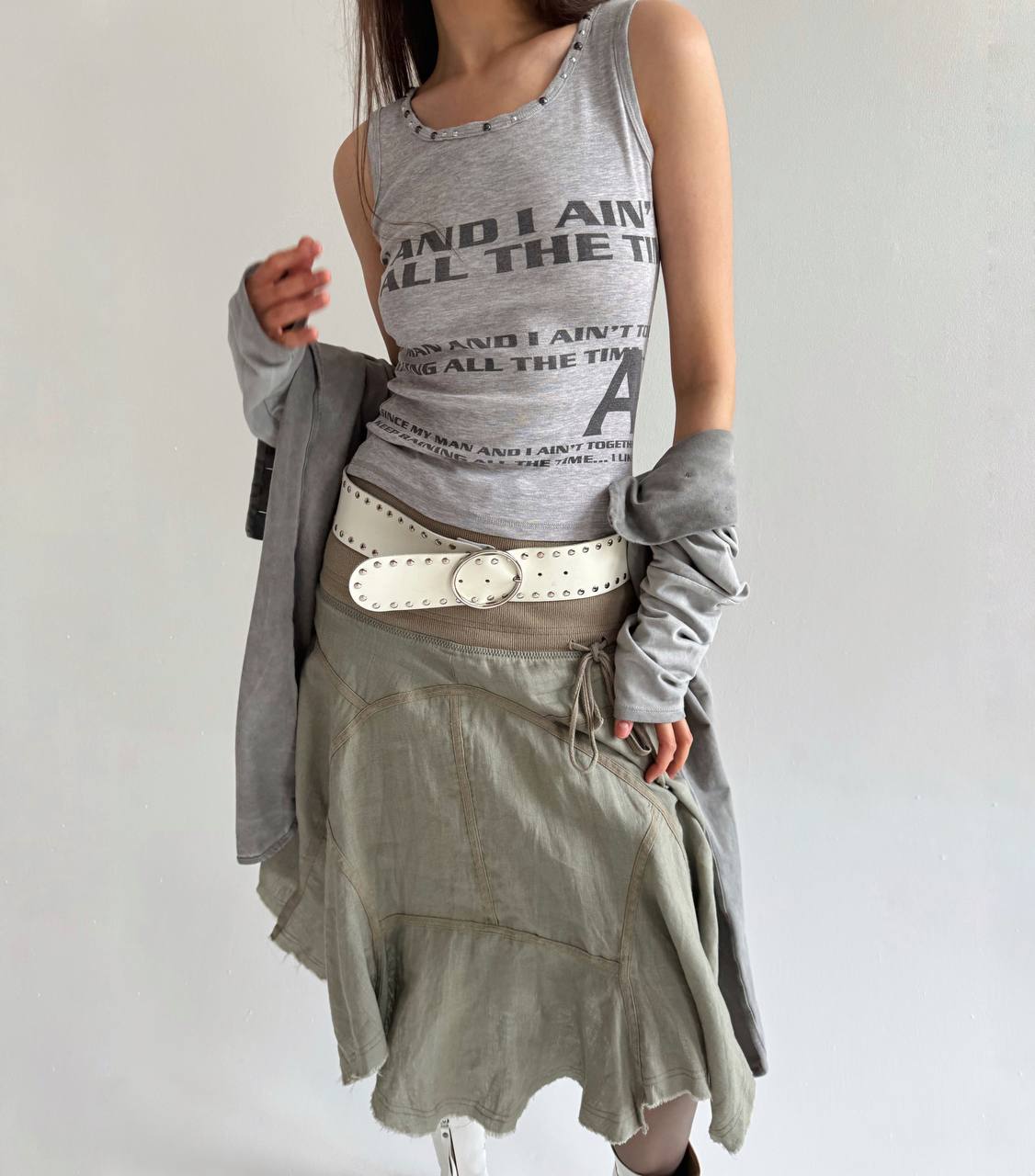 Vintage studded font print top