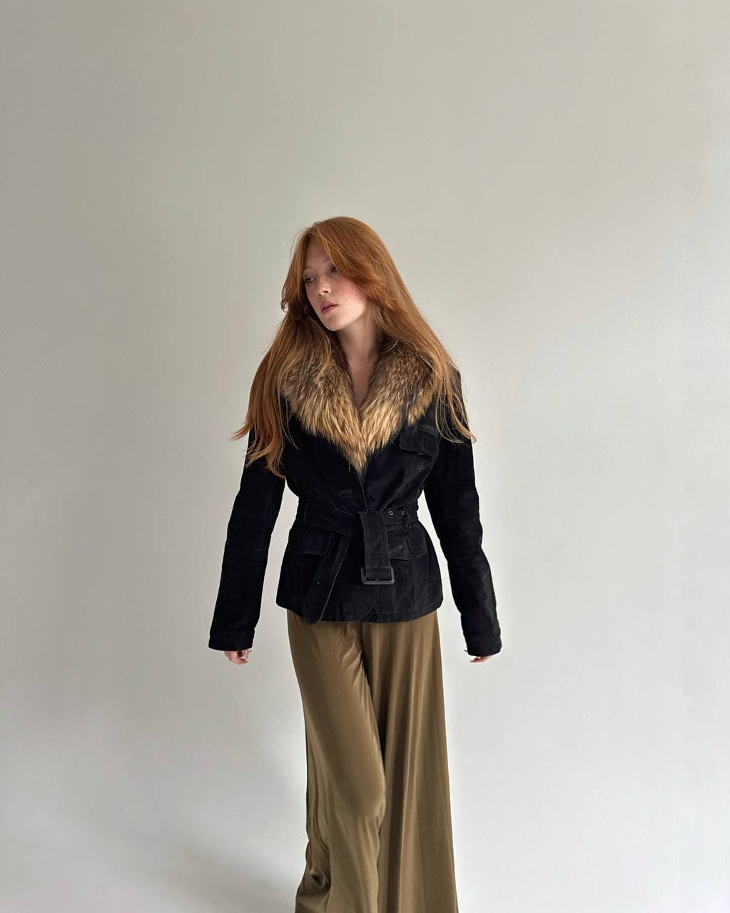 Vintage leather jacket with real fur collar