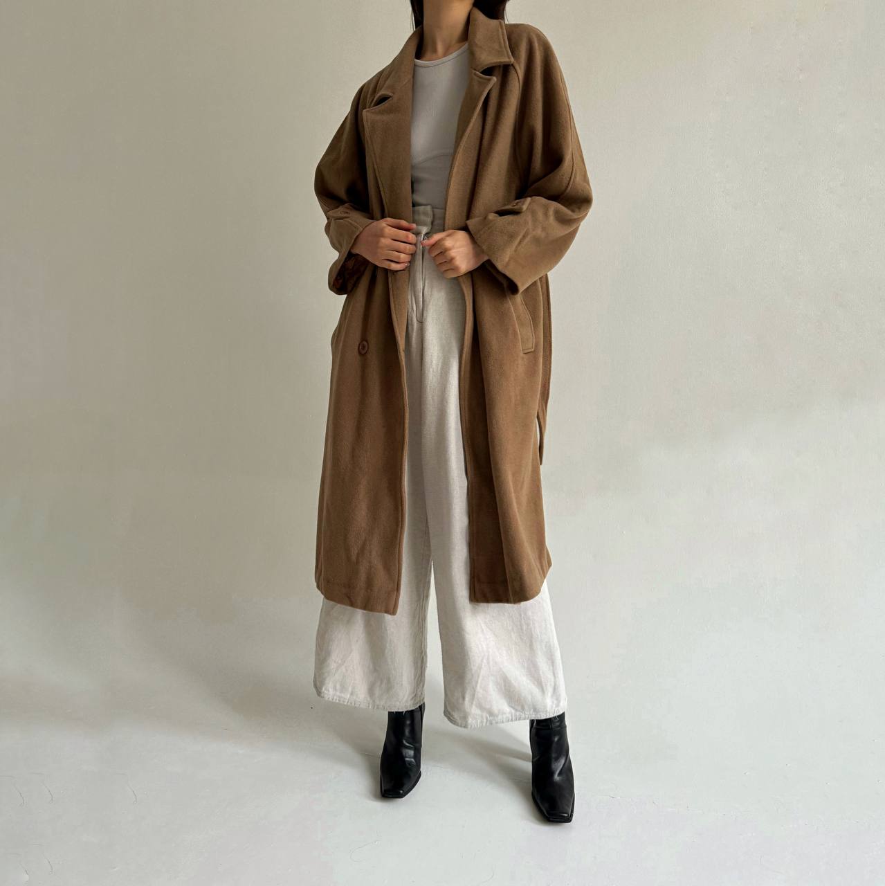 Vintage woollen beige coat