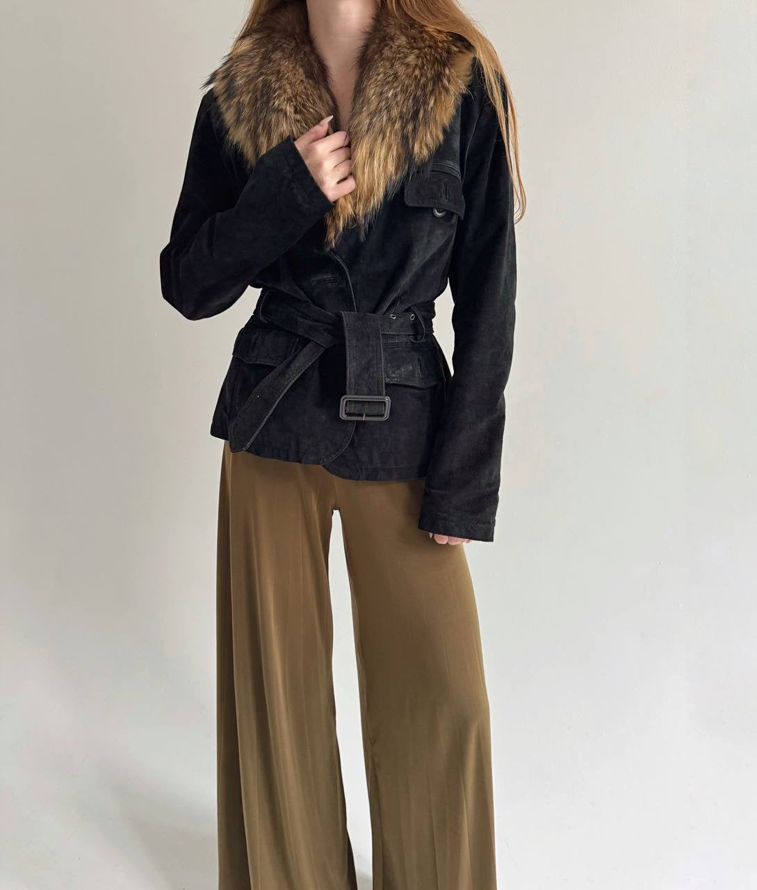 Vintage leather jacket with real fur collar