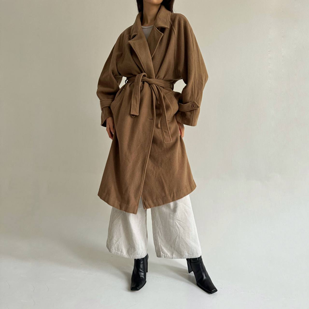 Vintage woollen beige coat