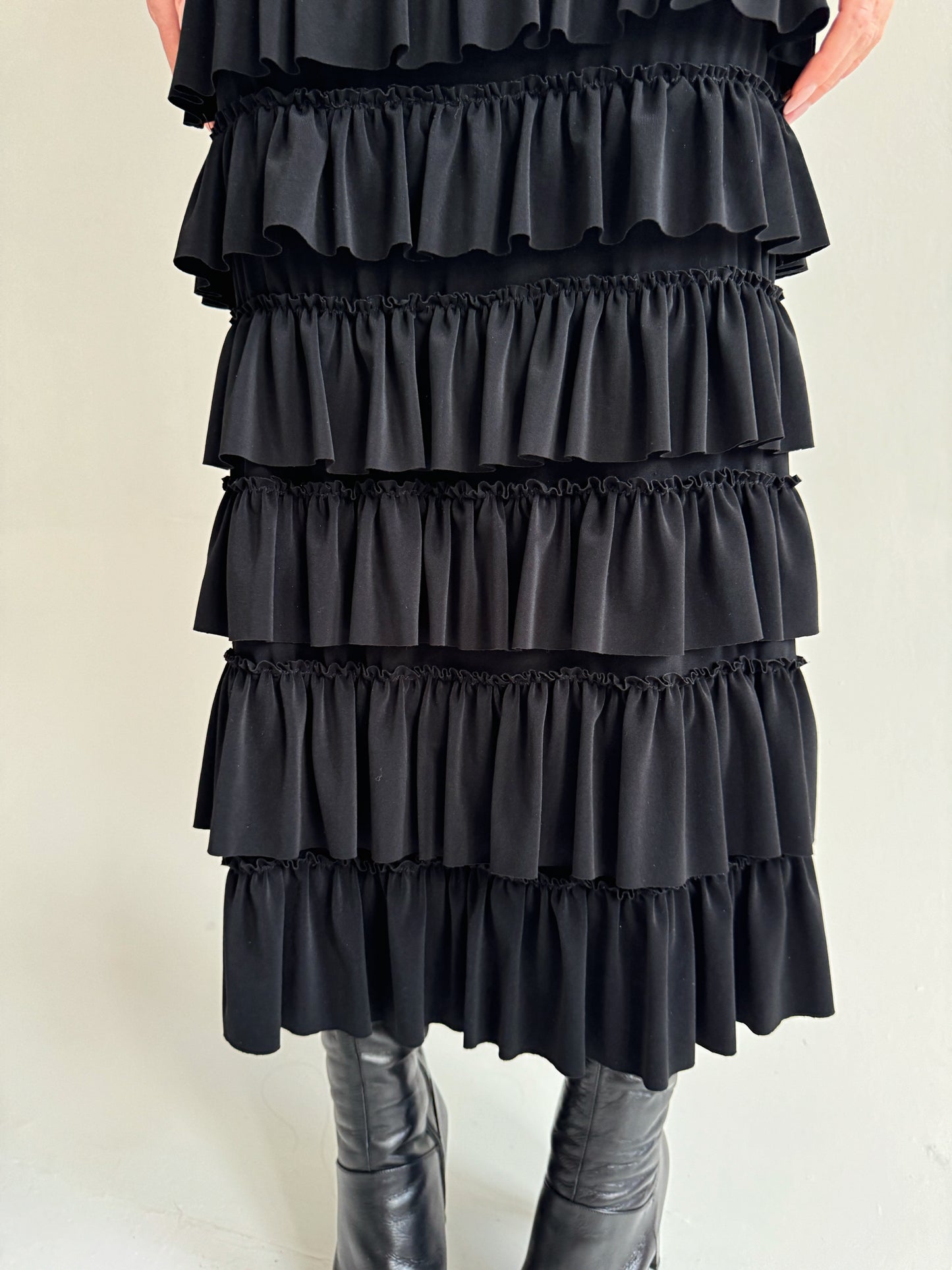 Vintage black elastic ruched maxi skirt