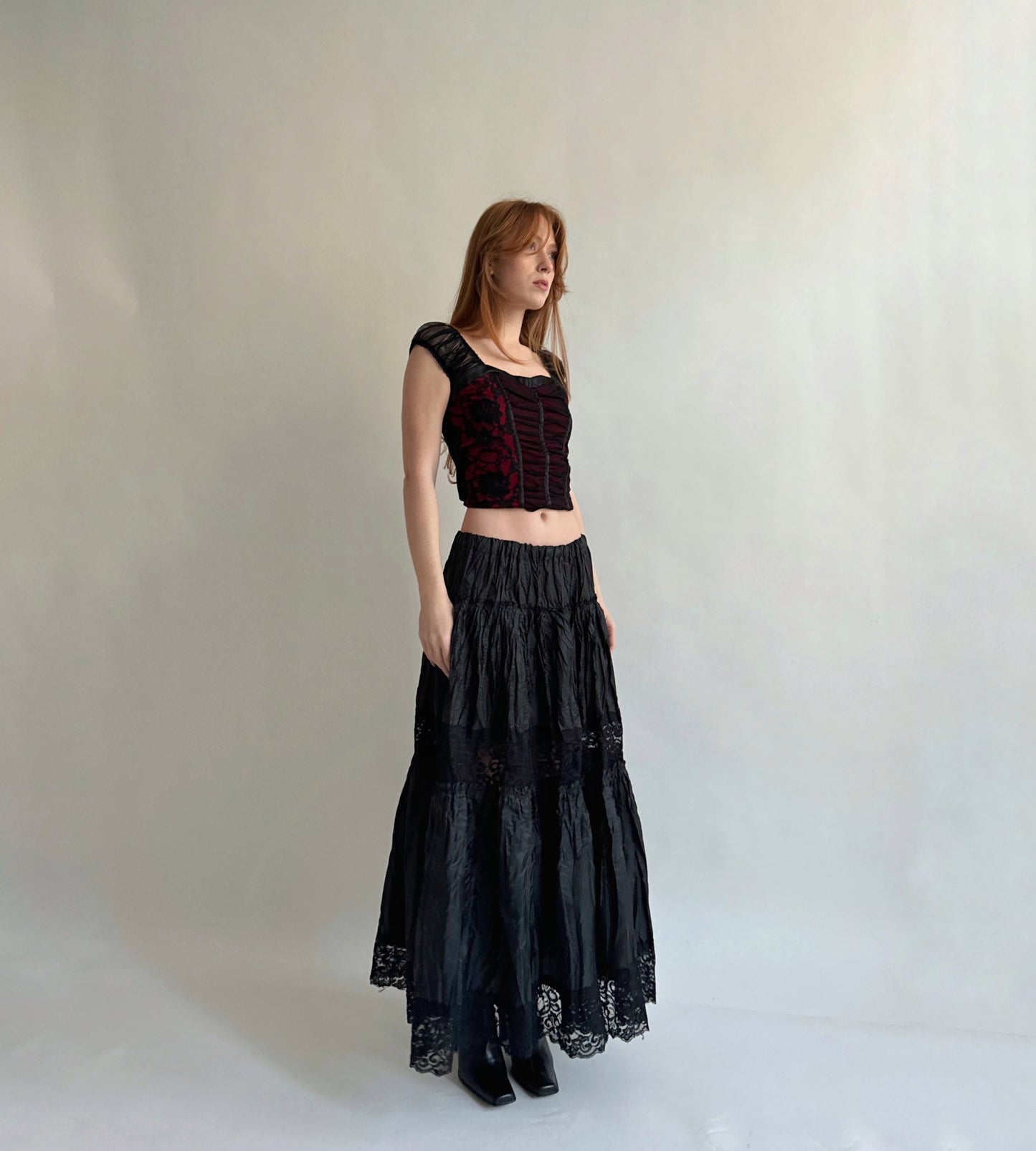 Vintage gothic skirt with lace