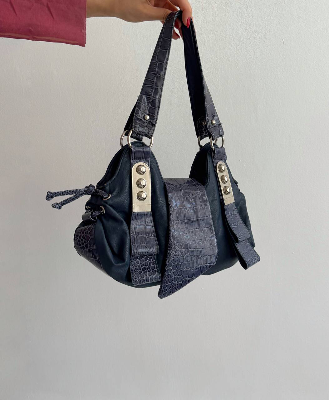Vintage faux leather blue bag