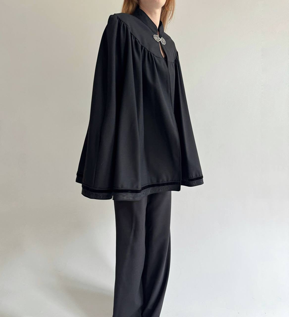 Vintage 80% wool black cape