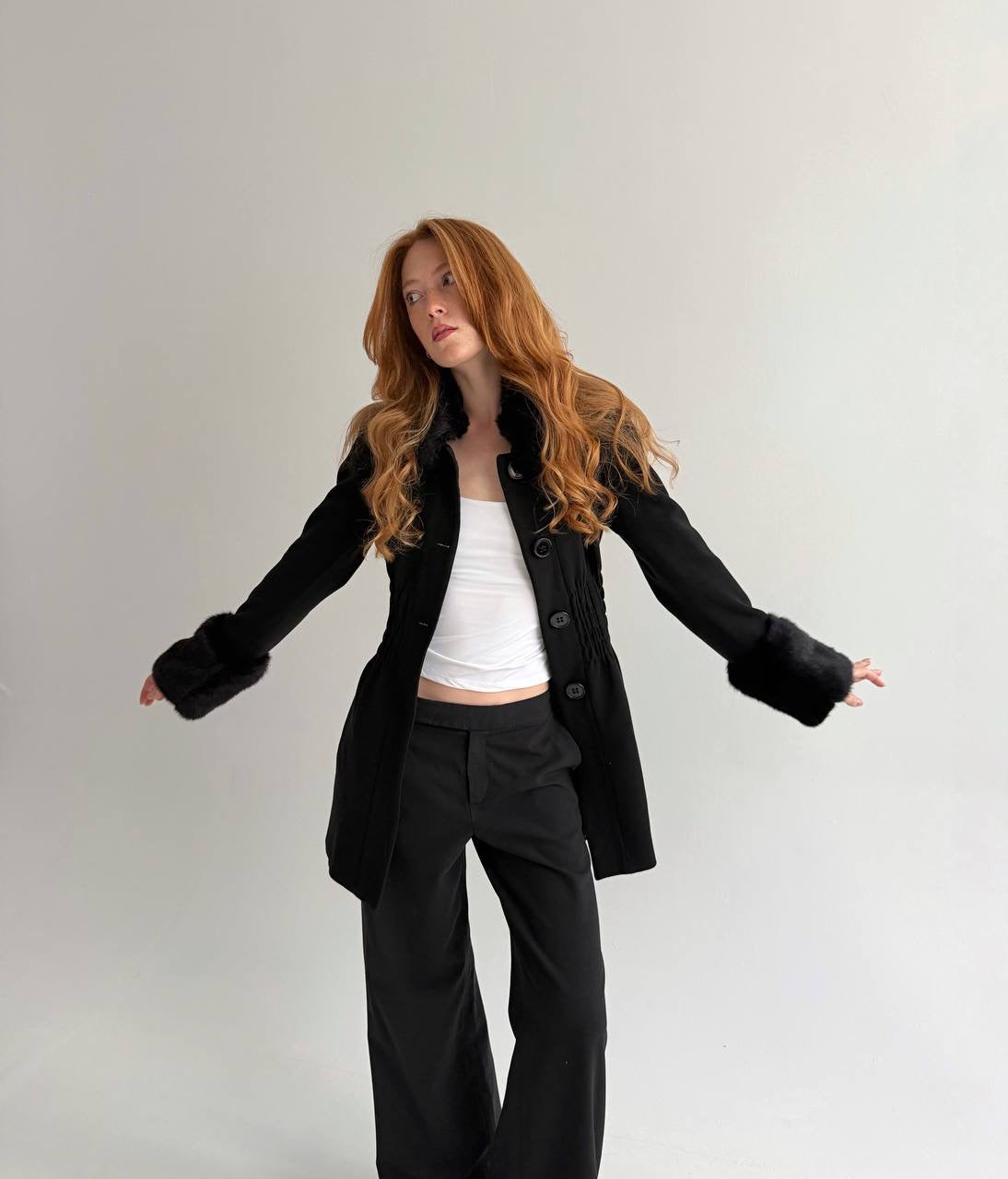 Y2K black waisted coat with fur collar