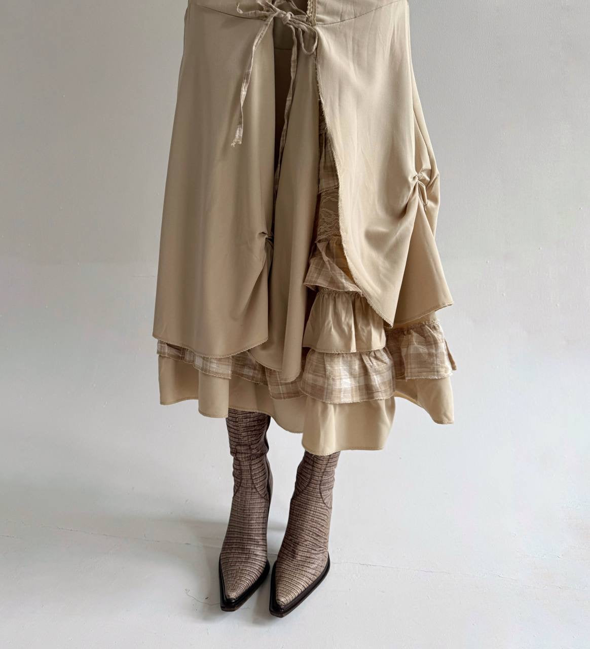 Vintage beige draped skirt with lace and checker pattern details