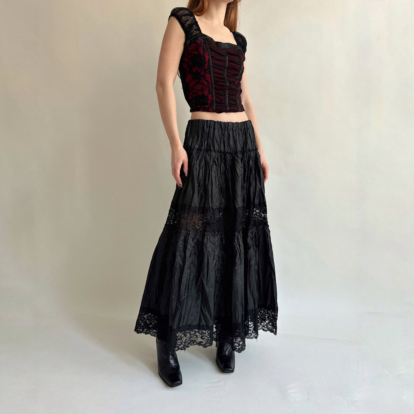 Vintage gothic skirt with lace