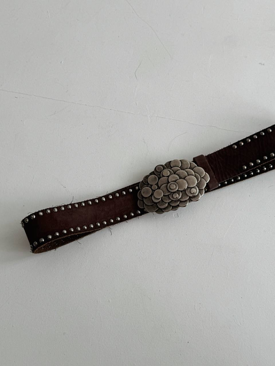 Vintage genuine leather belt with flower buckle
