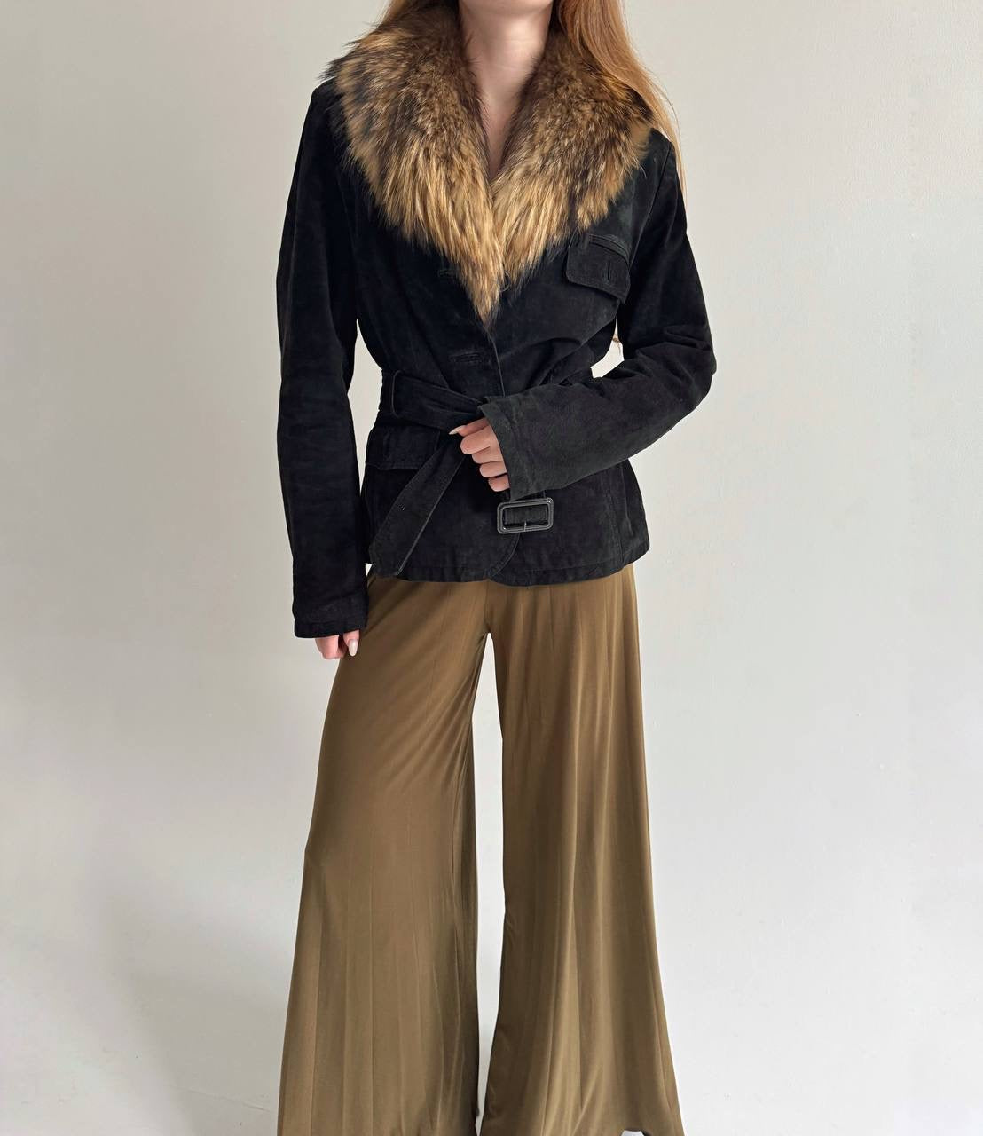 Vintage leather jacket with real fur collar