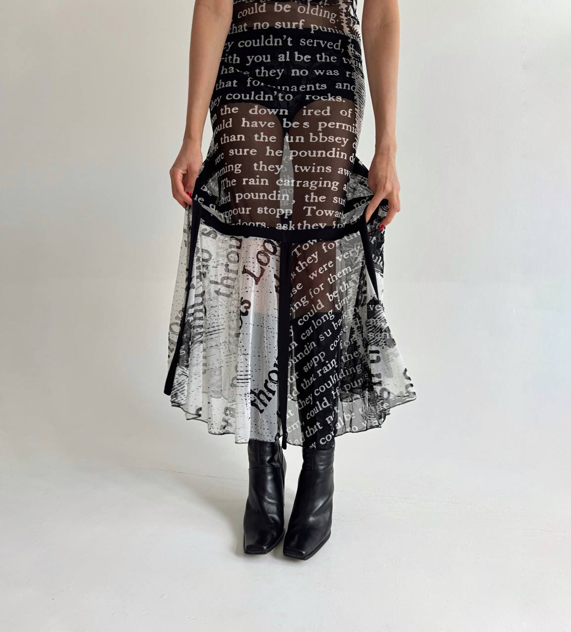 Vintage mesh font print dress