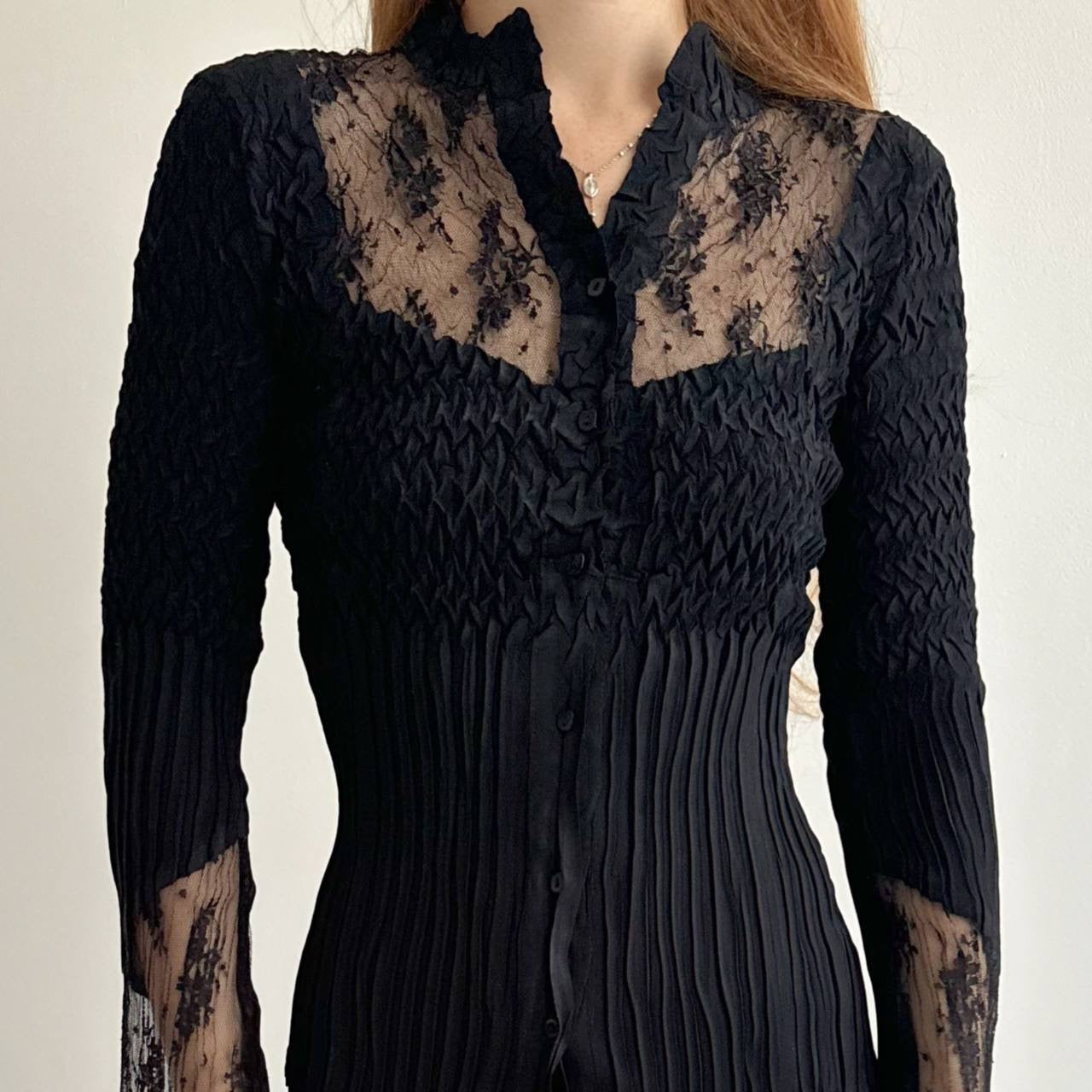 Vintage gothic pleated blouse with lace