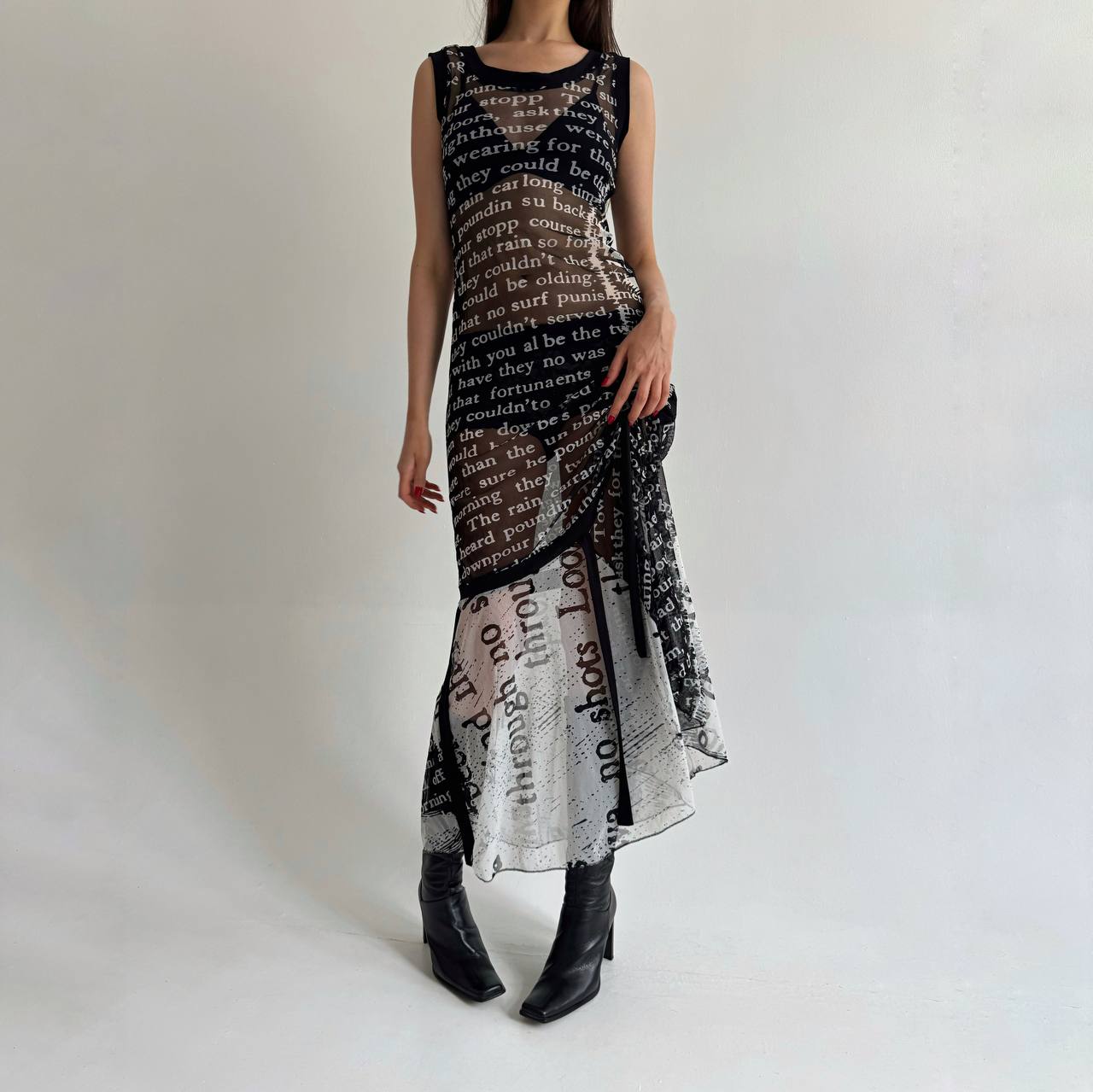 Vintage mesh font print dress