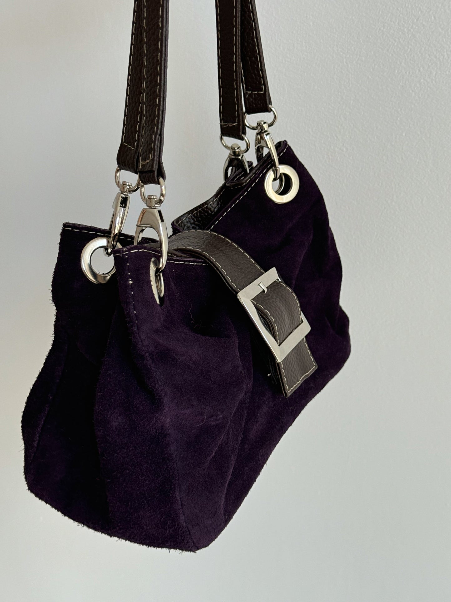 Vintage shoulder bag with buckle detail