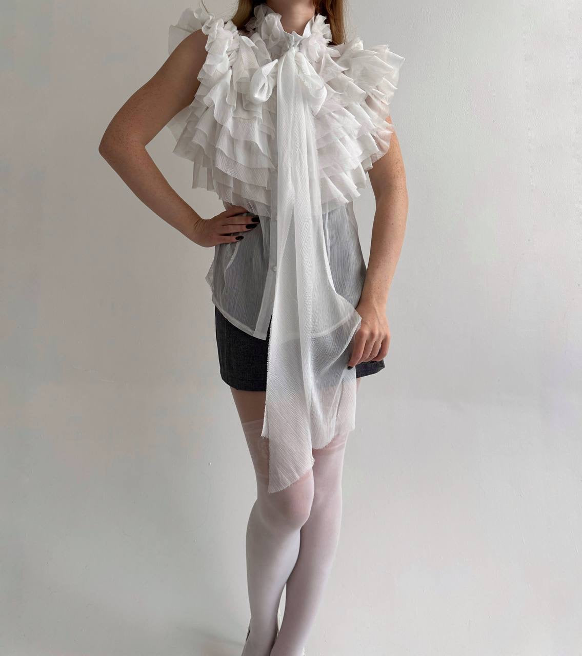 Vintagewhite blouse with raw trim ruffles