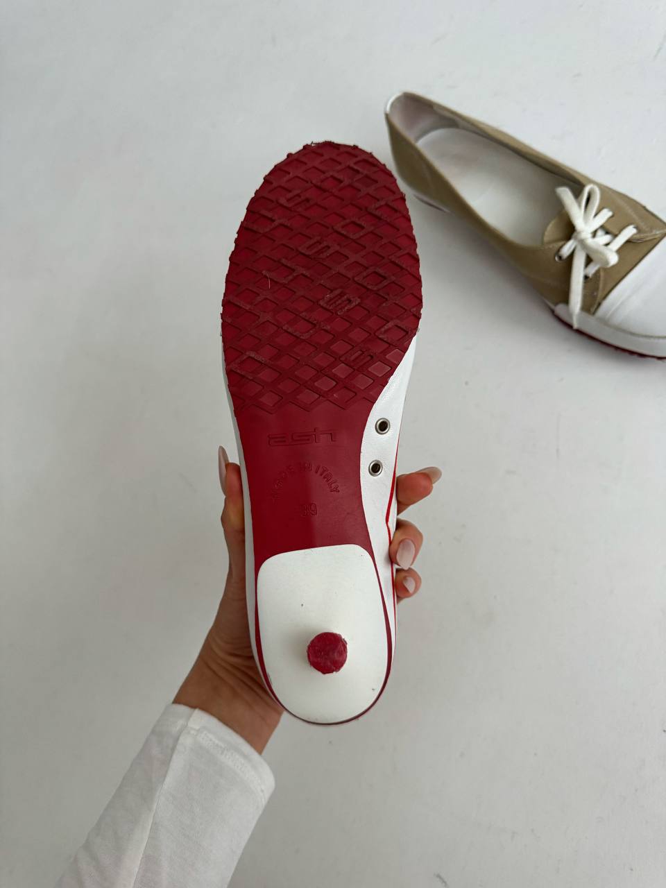 Vintage sporty kitten heels