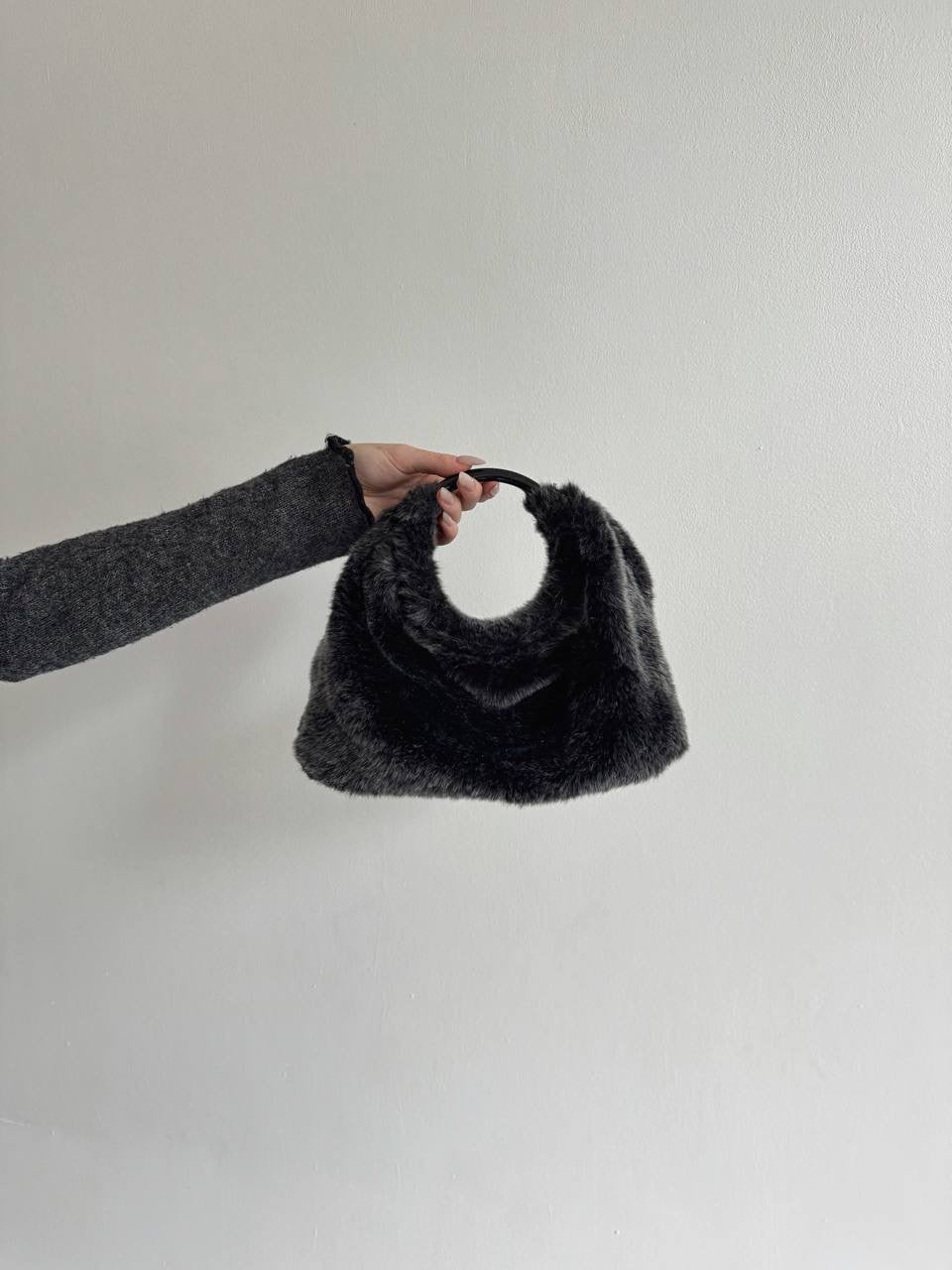 Vintage grey faux fur hand bag