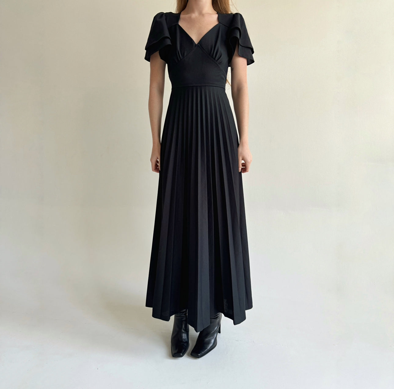 Vintage pleated dress with beautiful sleeves