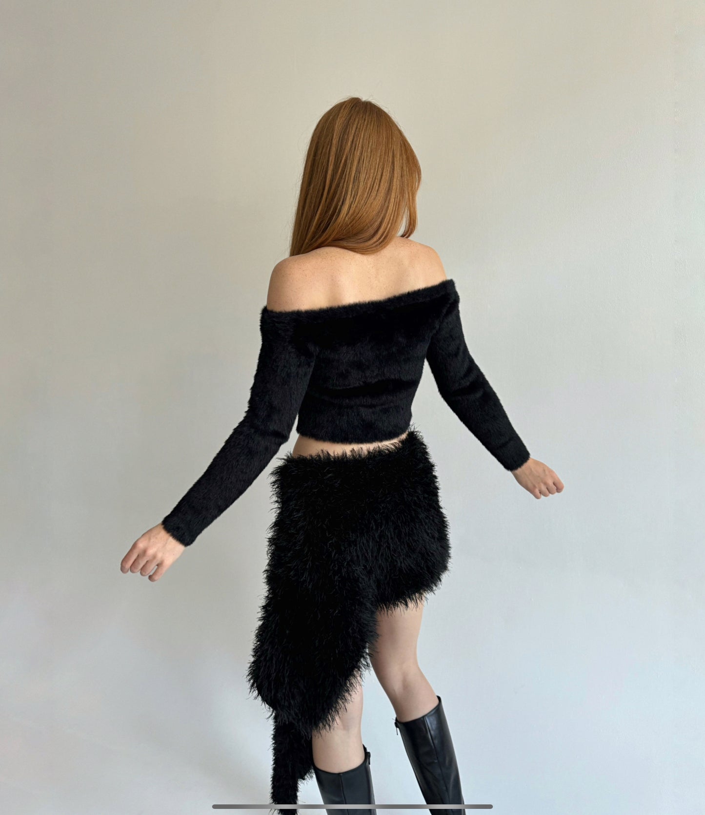 Y2K fluffy cropped sweater
