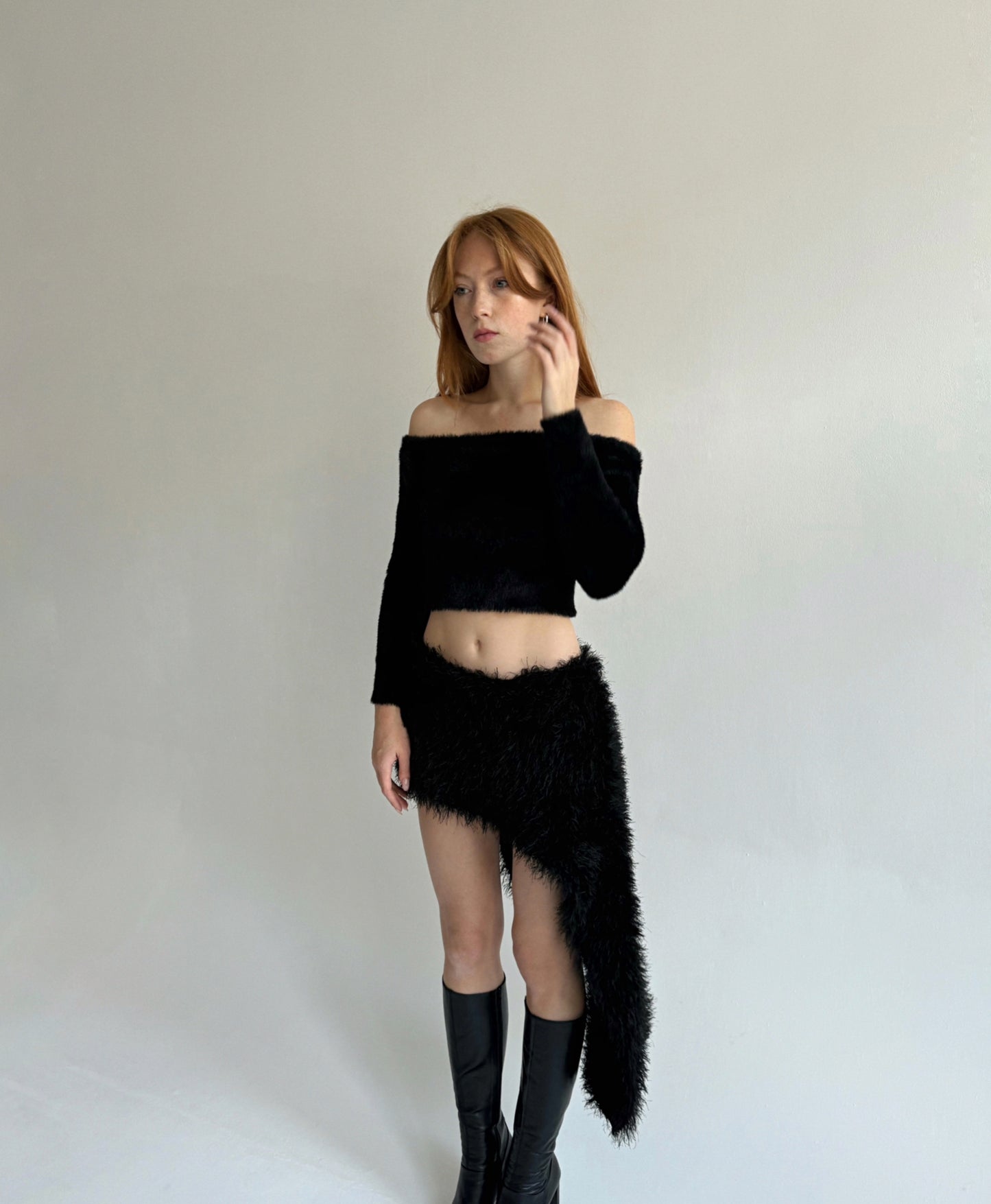 Y2K fluffy cropped sweater