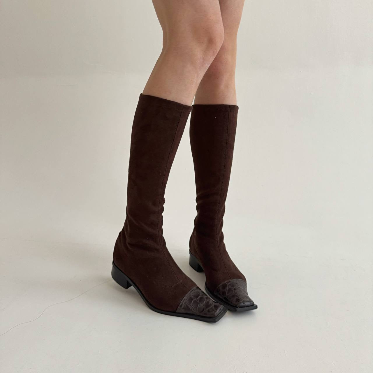 Vintage brown boots with python imitated toes