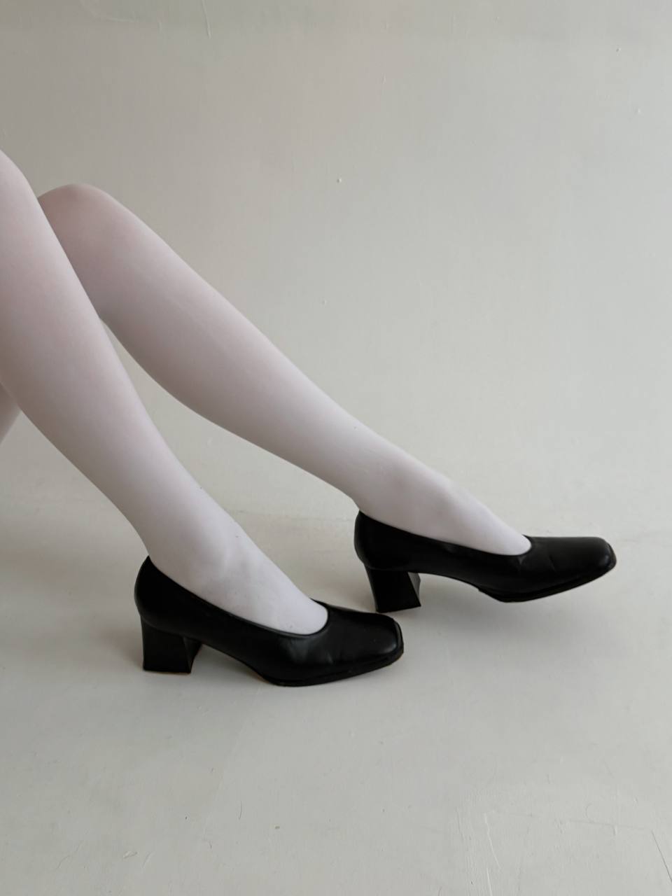 Vintage square toe pumps