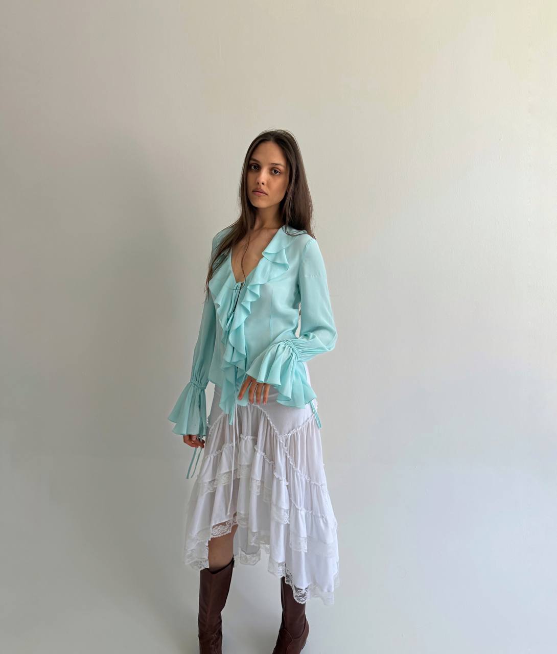 Vintage white asymmetrical skirt