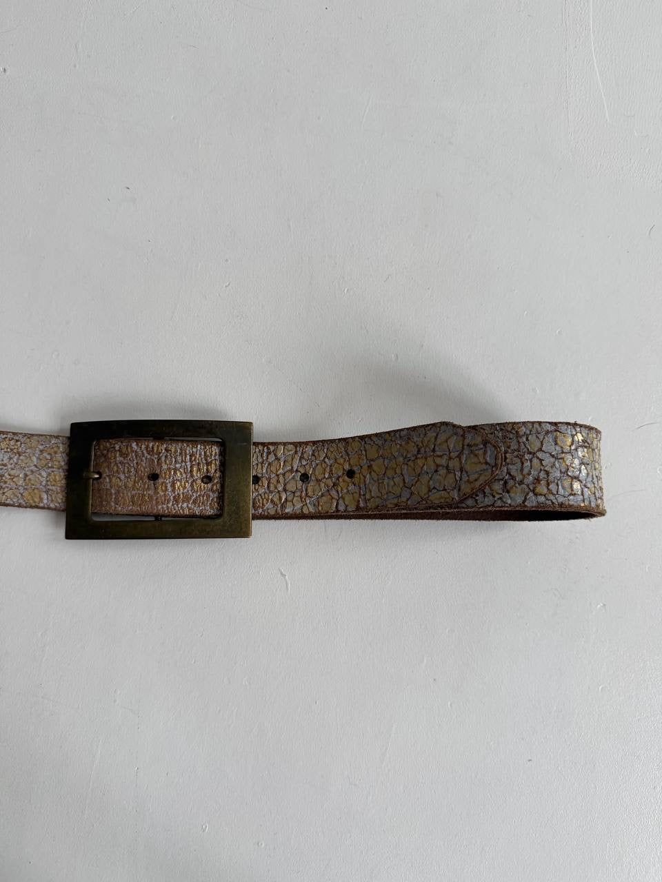 Vintage leather belt with gold cracking