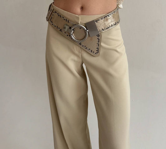 Vintage asymmetrical belt with circle buckle