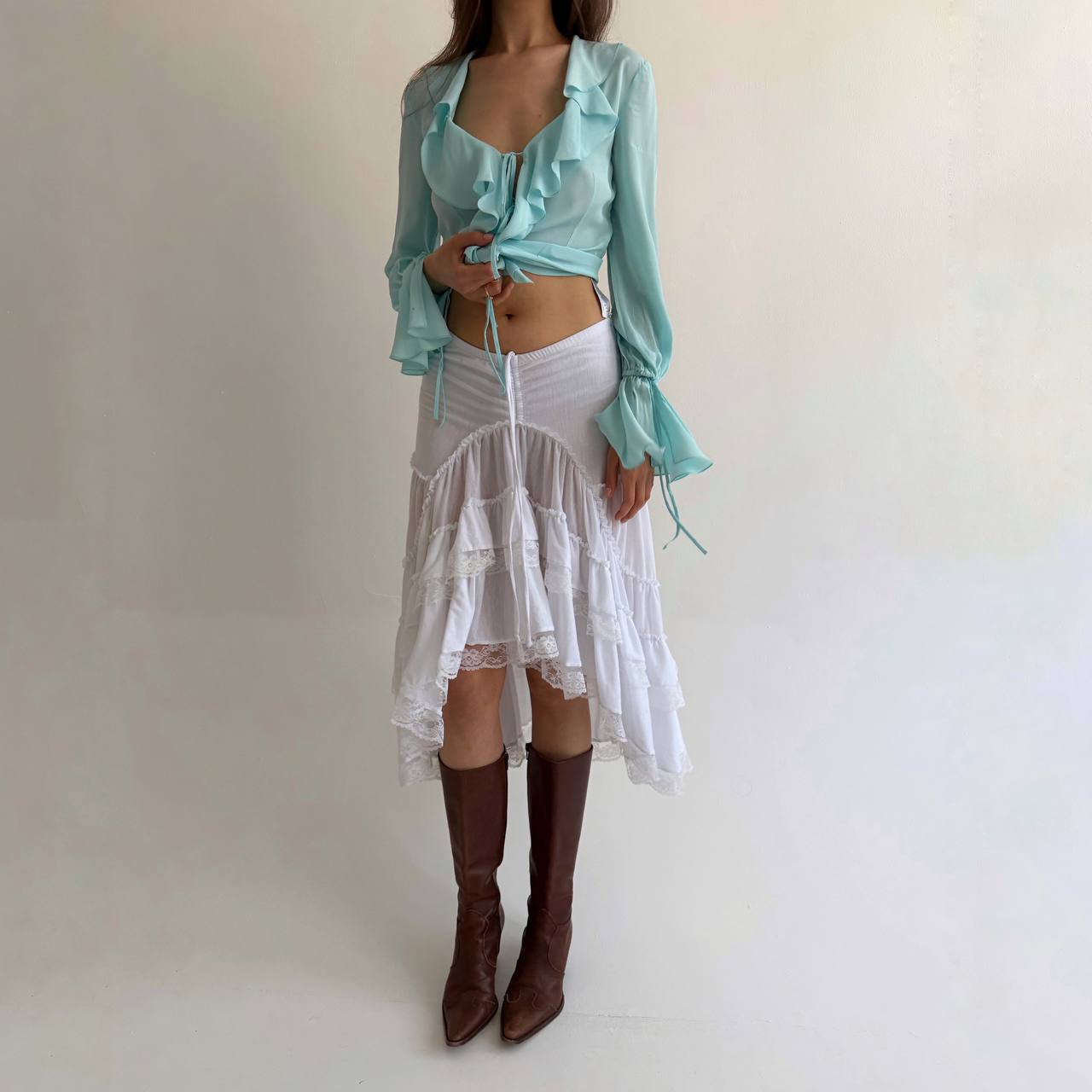 Vintage white asymmetrical skirt