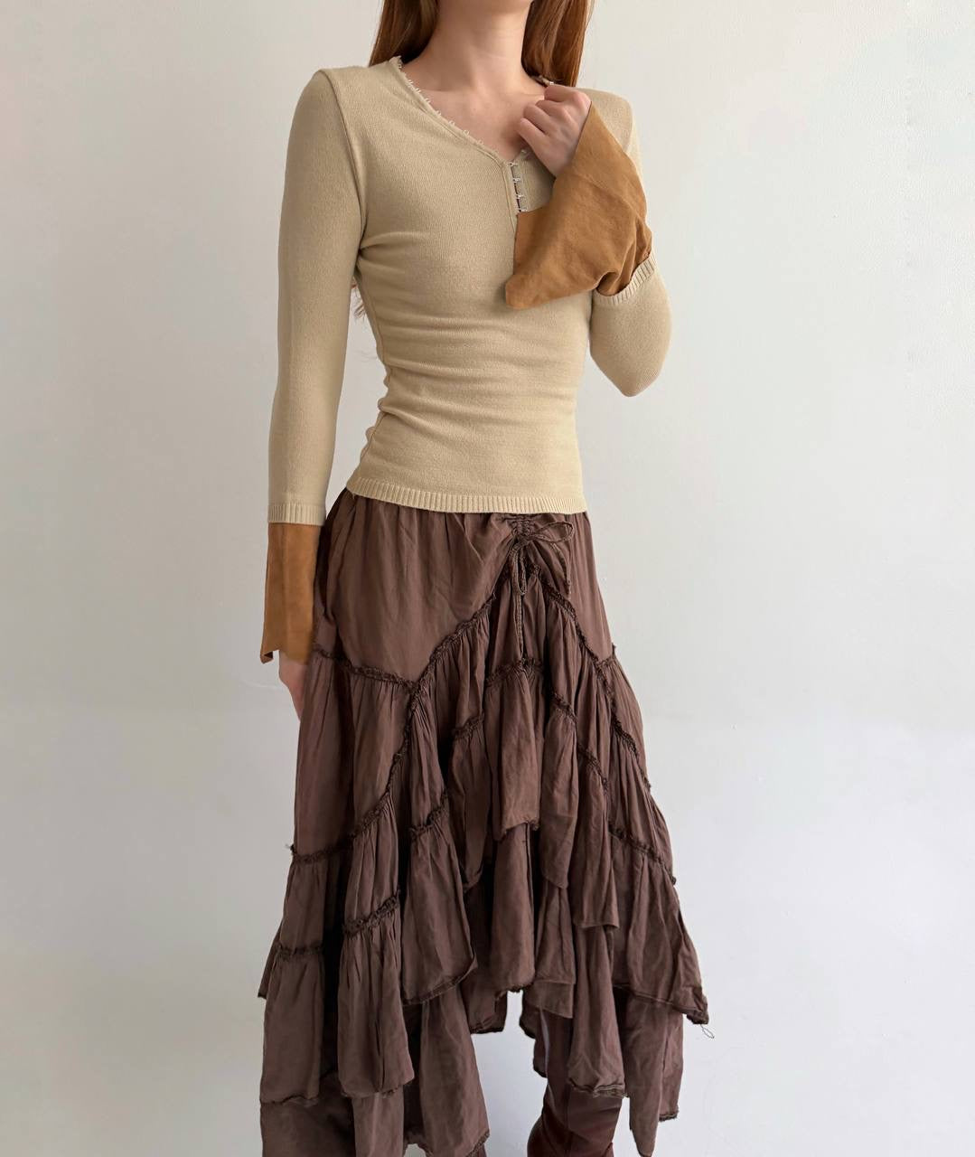Vintage fitted blouse with genuine leather cuffs