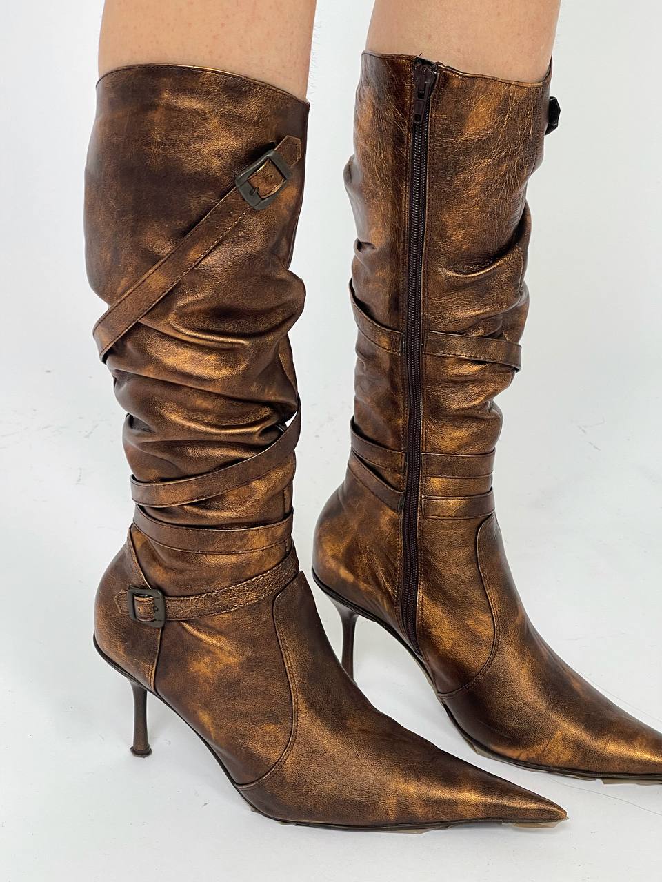 Vintage bronze gathered pointy boots with belts