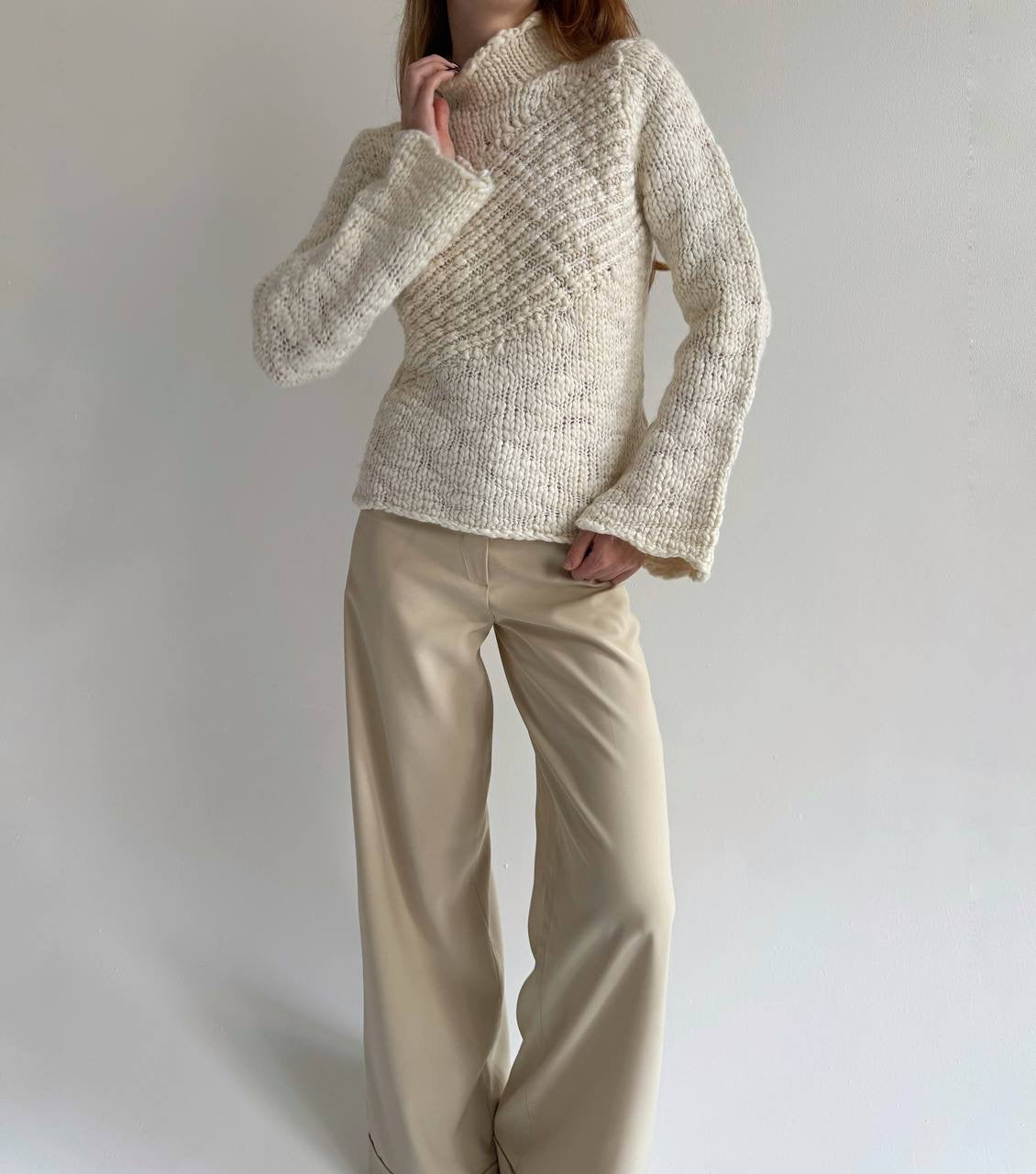 Y2K 48% wool white knitted sweater