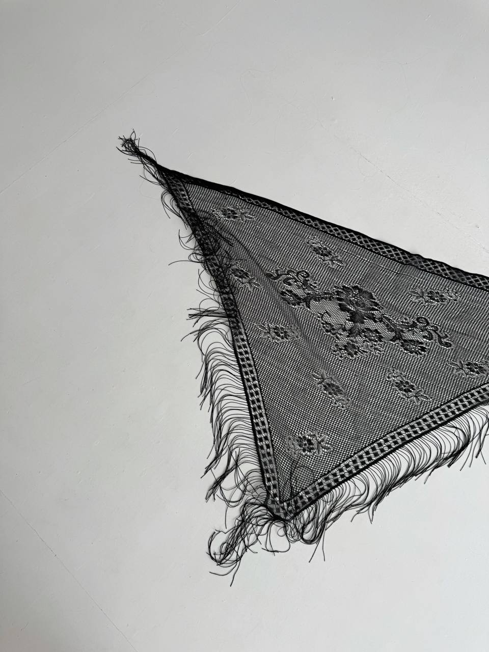 Vintage lace black scarf
