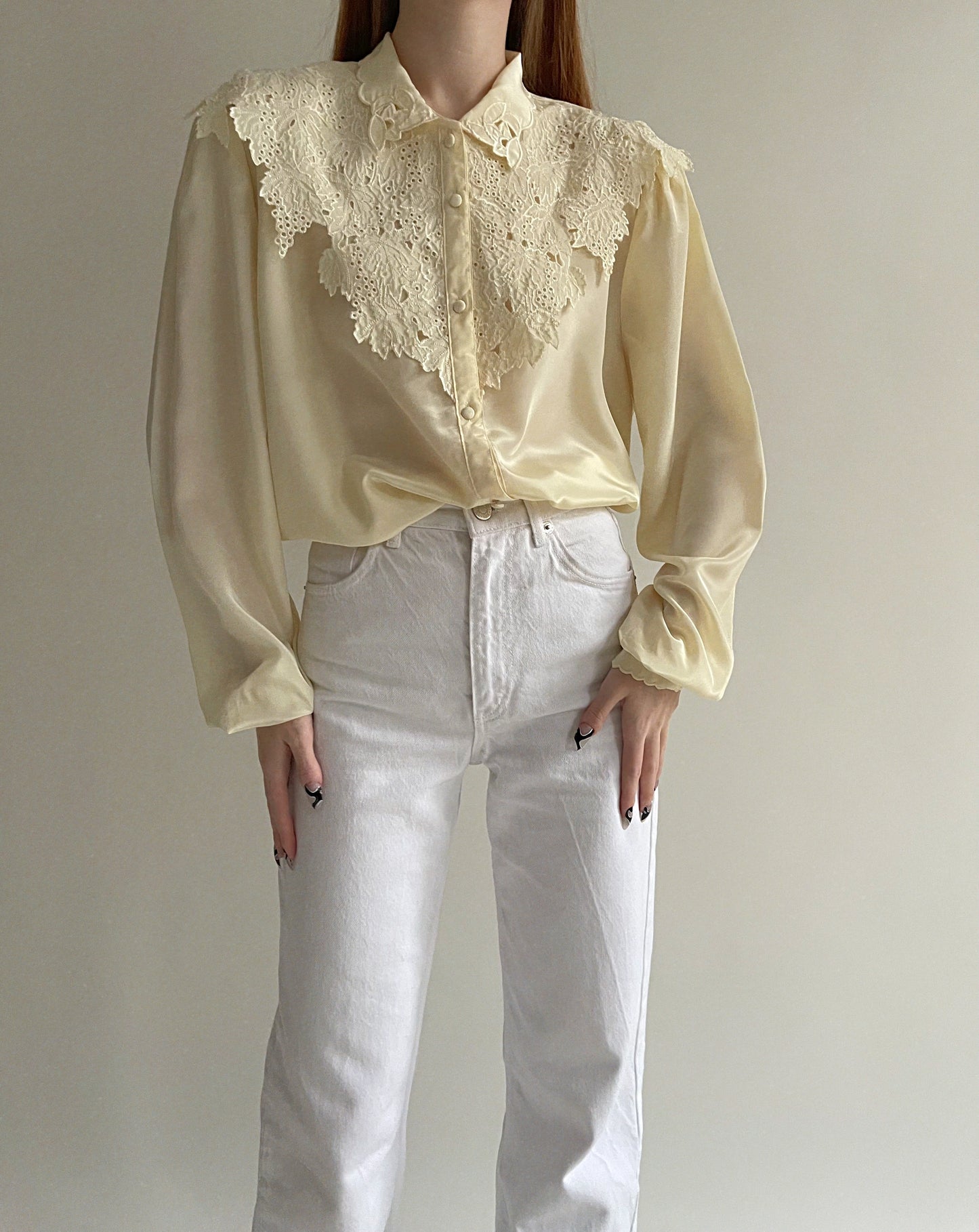 Vintage blouse with grape lives appliqué