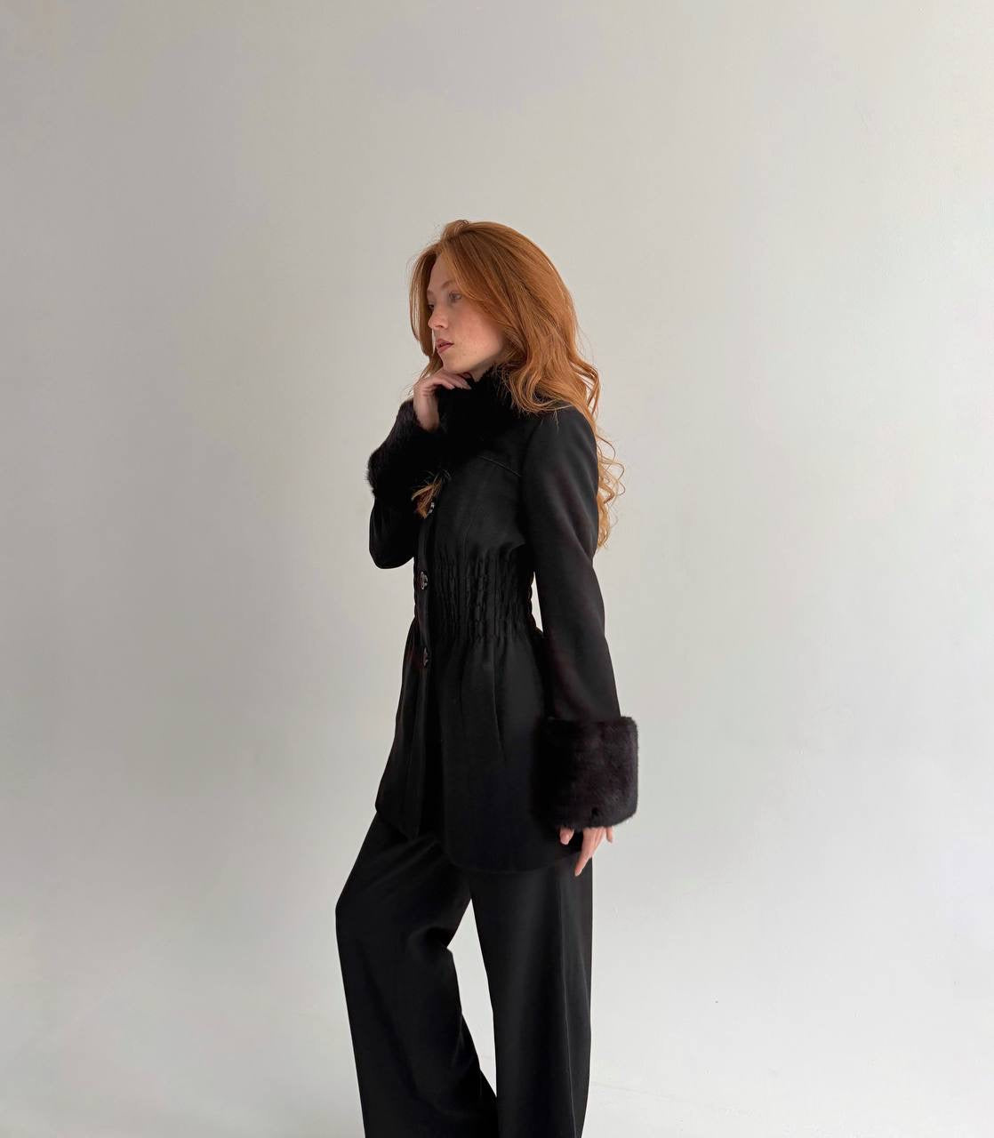 Y2K black waisted coat with fur collar