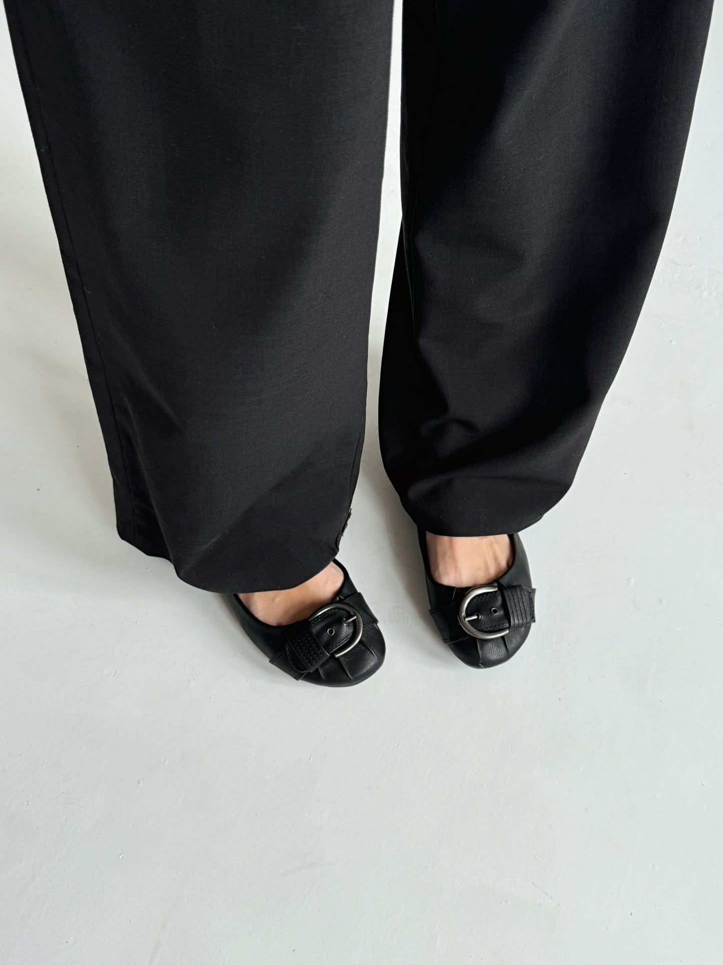 Vintage leather black ballet flats