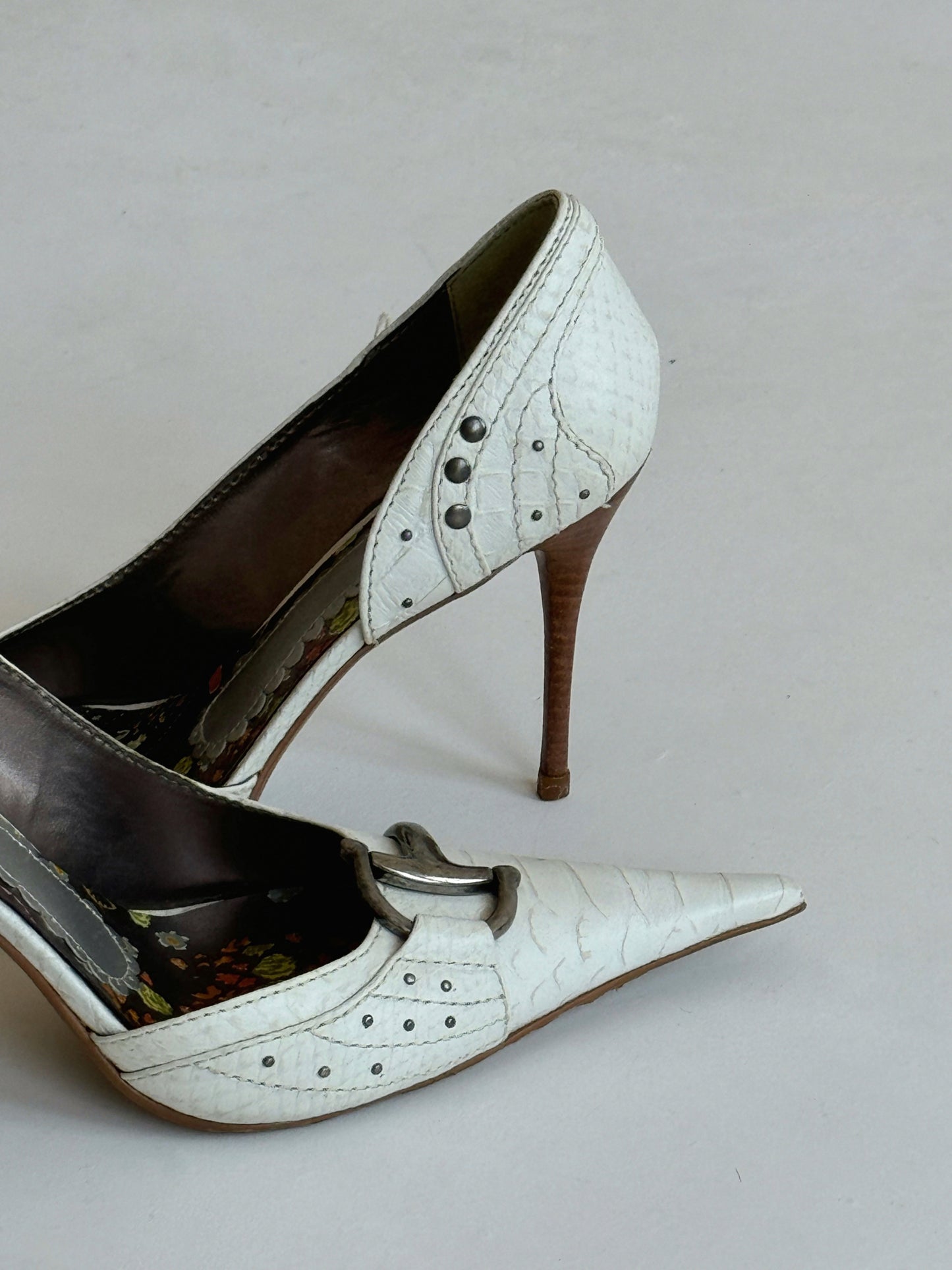 Vintage genuine leather studded white pointy heels