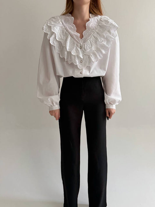 Vintage cottagecore blouse with beautiful collar