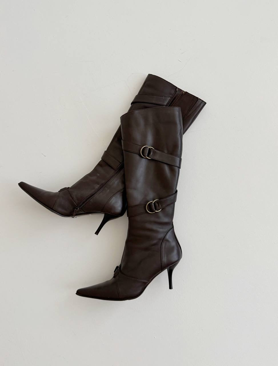 Vintage faux leather brown knee high pointy boots with belts
