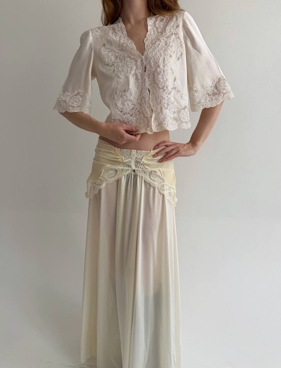 Vintage 1940s 100% pure silk satin cream blouse