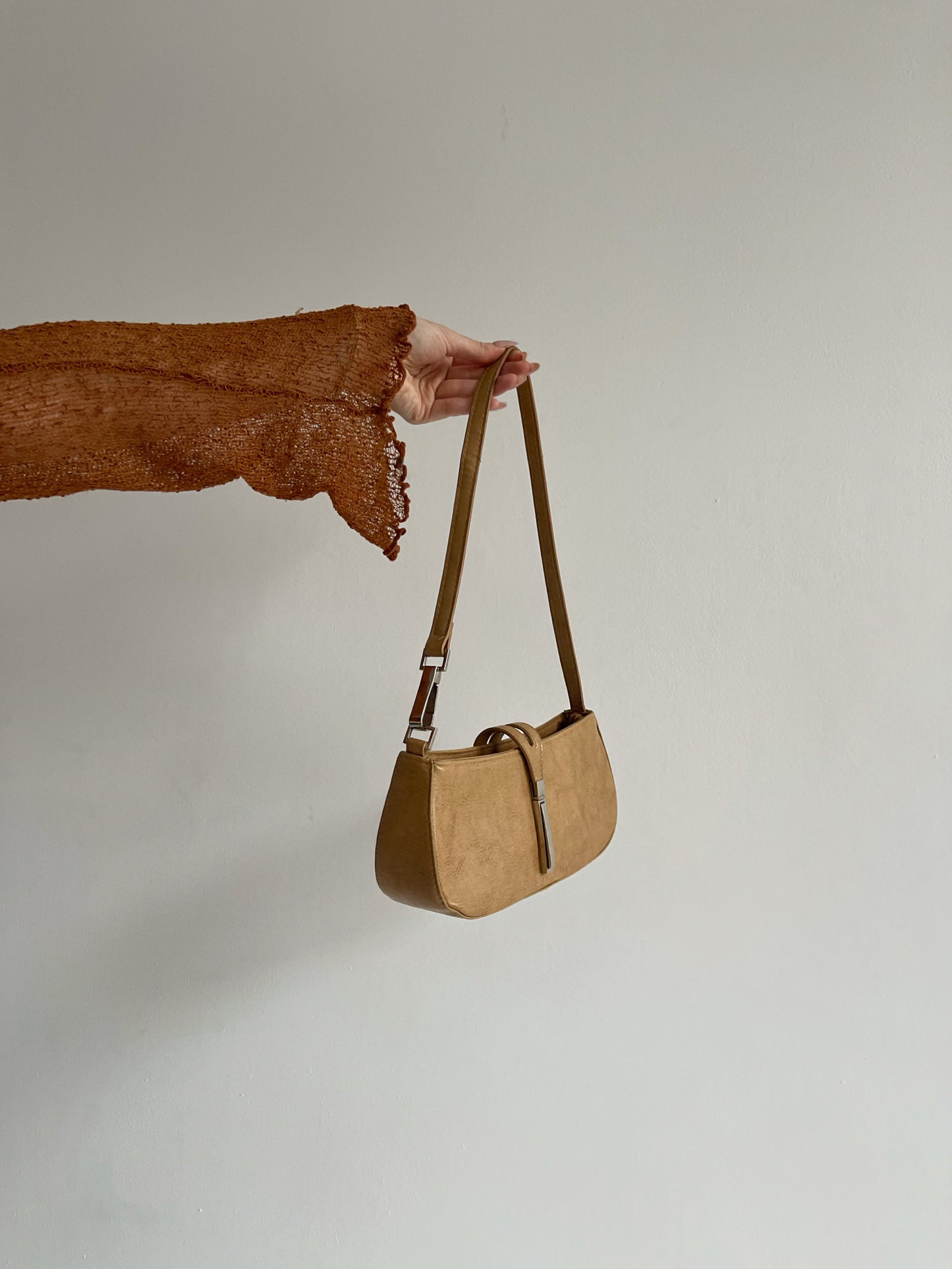 Vintage faux leather camel baguette bag