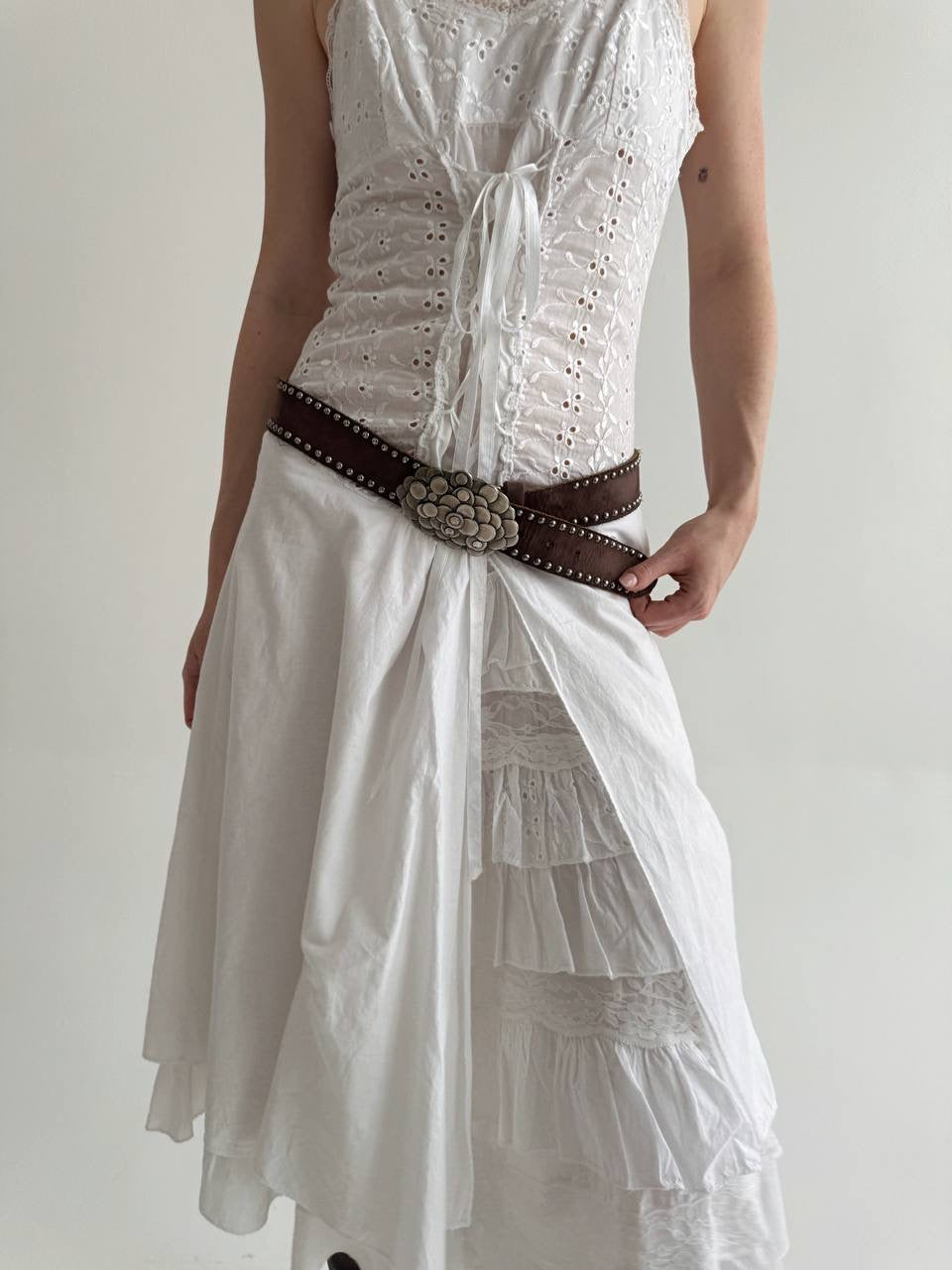 Vintage genuine leather belt with flower buckle